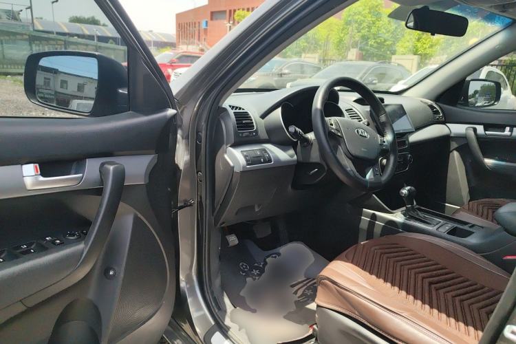 Used Kia Sorento 2013 2.4L 7-Seater Gasoline Comfort Version China IV Standard Driver Seat