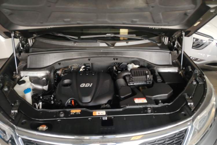 Used Kia Sorento 2013 2.4L 7-Seater Gasoline Luxury Version China IV Standard Engine Bay
