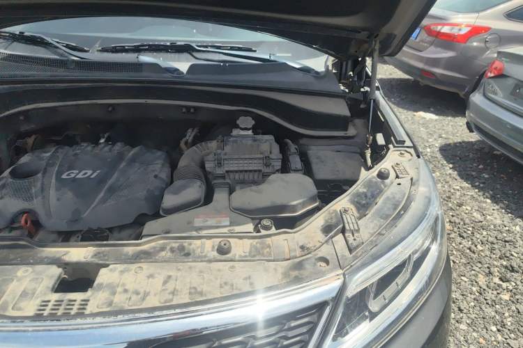Used Kia Sorento 2013 2.4L 7-Seater Gasoline Comfort Version China IV Standard Engine Bay Left