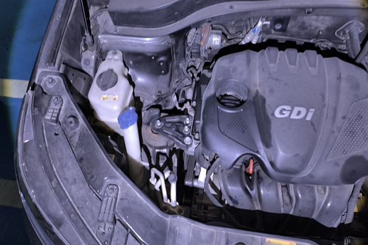 Used Kia Sorento 2013 2.4L 5-Seater Gasoline Comfort Version China IV Standard Engine Bay Right
