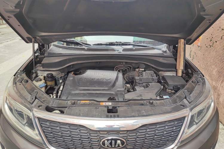 Used Kia Sorento 2013 2.2T 5-Seater Diesel Comfort Edition Engine Bay