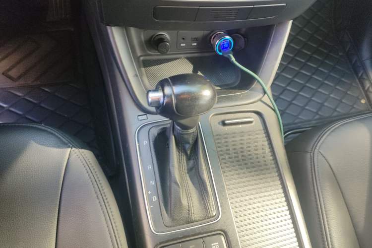 Used Kia Sorento 2013 2.2T 7-seat Diesel Comfort Edition Gear Lever