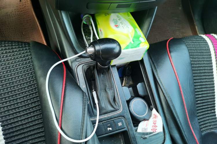 Used Kia Sorento 2013 2.2T 5-Seater Diesel Comfort Edition Gear Lever