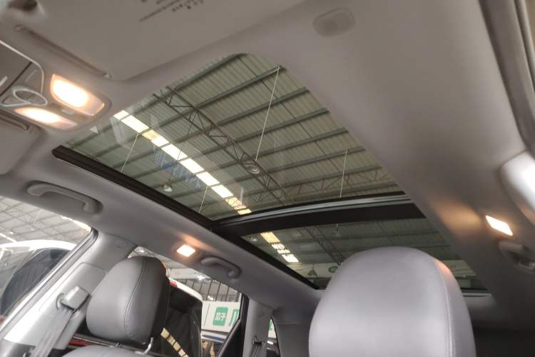 Used Kia Sorento 2013 2.4L 7-Seater Gasoline Luxury Version China IV Standard Headliner