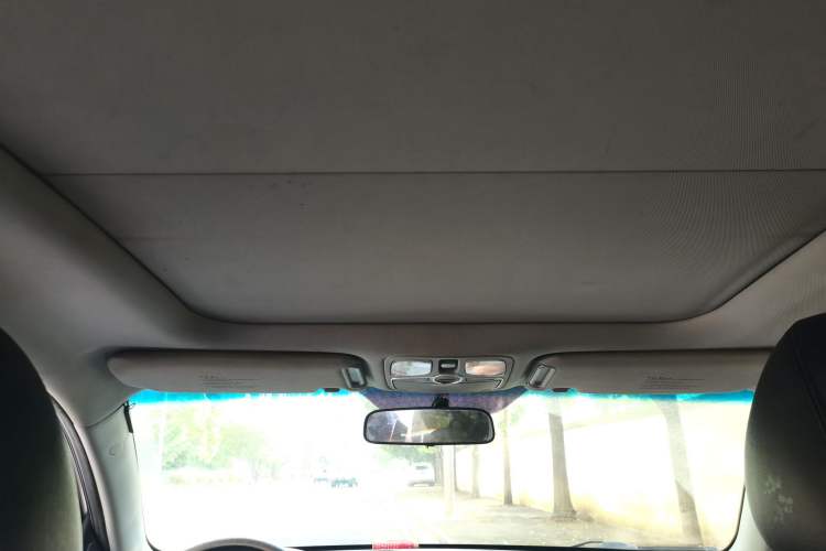 Used Kia Sorento 2013 2.4L 5-Seater Gasoline Comfort Edition Headliner