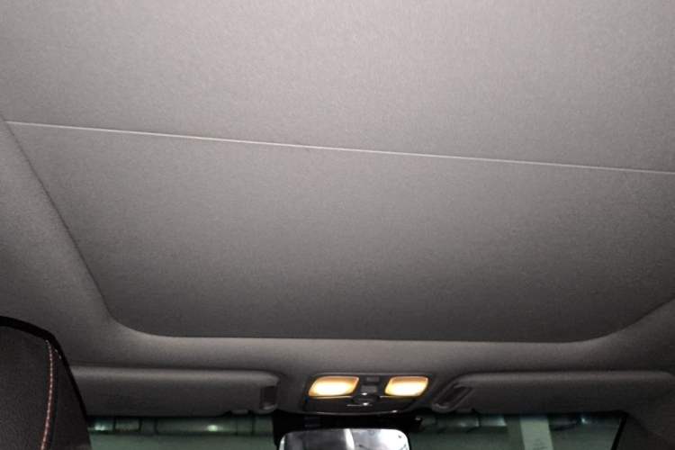 Used Kia Sorento 2013 2.4L 5-Seater Gasoline Comfort Version China IV Standard Headliner