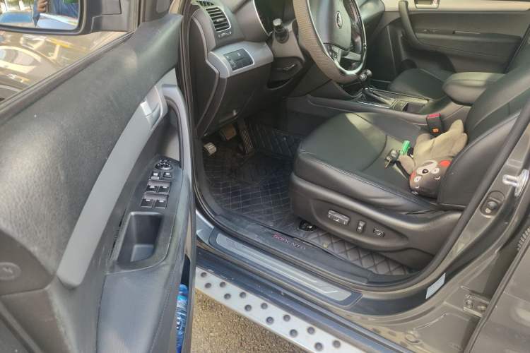 Used Kia Sorento 2013 2.2T 7-seat Diesel Comfort Edition Interior 3
