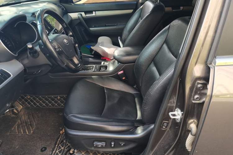 Used Kia Sorento 2013 2.4L 5-Seater Gasoline Comfort Edition Left Front Seat