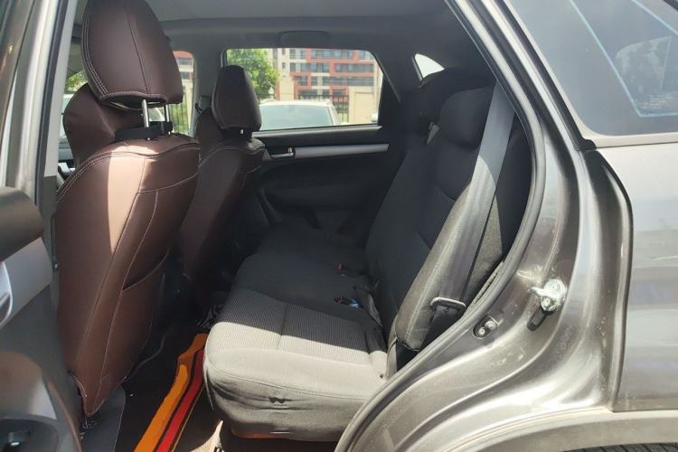Used Kia Sorento 2013 2.4L 7-Seater Gasoline Comfort Version China IV Standard Left Rear Seat