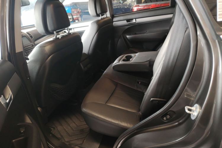 Used Kia Sorento 2013 2.4L 7-Seater Gasoline Luxury Version China IV Standard Left Rear Seat