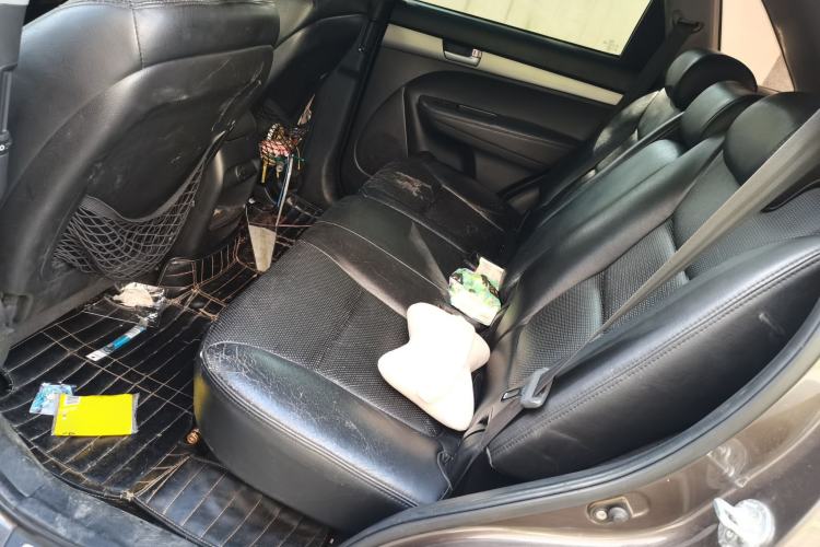 Used Kia Sorento 2013 2.4L 5-Seater Gasoline Comfort Edition Left Rear Seat