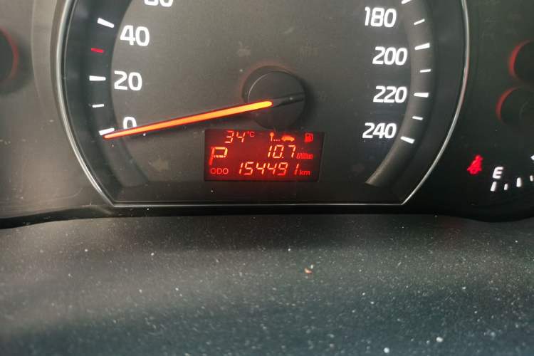 Used Kia Sorento 2013 2.2T 5-Seater Diesel Comfort Edition Odometer Close Up