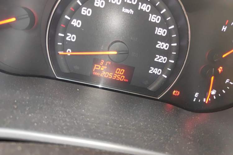 Used Kia Sorento 2013 2.2T 5-Seater Diesel Comfort Edition Odometer Close Up