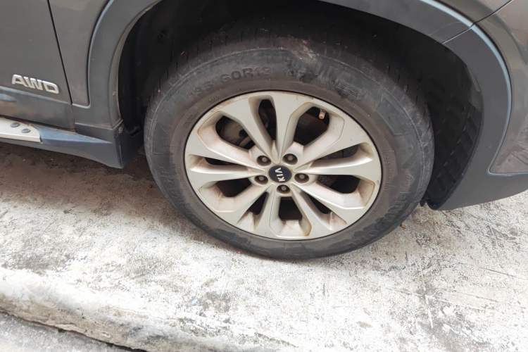 Used Kia Sorento 2013 2.2T 5-Seater Diesel Comfort Edition Right Front Wheel Hub