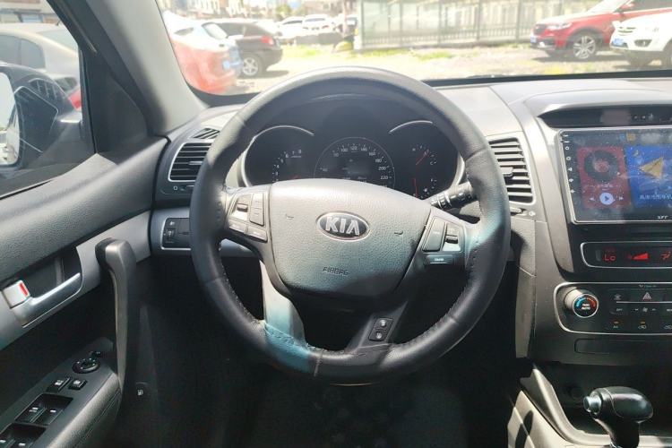 Used Kia Sorento 2013 2.4L 7-Seater Gasoline Comfort Version China IV Standard Steering Wheel
