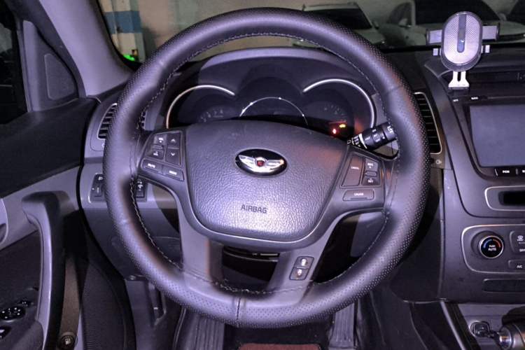 Used Kia Sorento 2013 2.4L 5-Seater Gasoline Comfort Version China IV Standard Steering Wheel