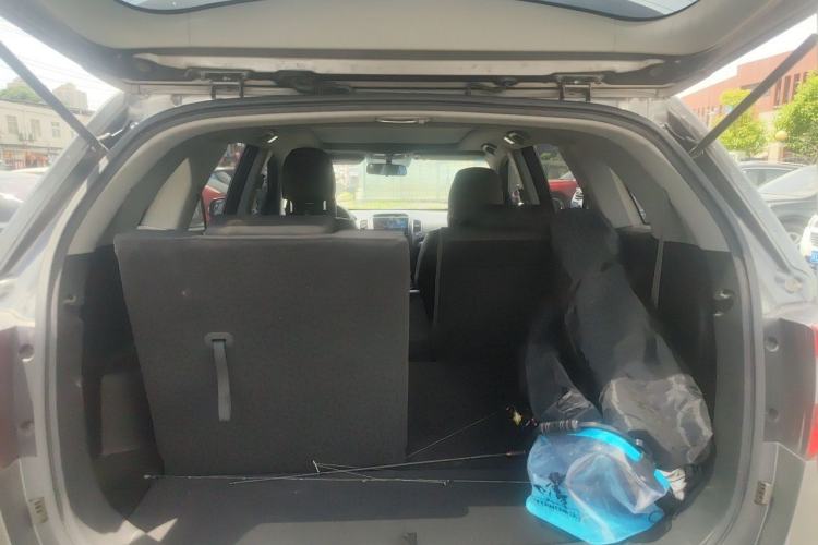 Used Kia Sorento 2013 2.4L 7-Seater Gasoline Comfort Version China IV Standard Trunk