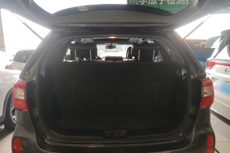 Used Kia Sorento 2013 2.4L 7-Seater Gasoline Luxury Version China IV Standard Trunk