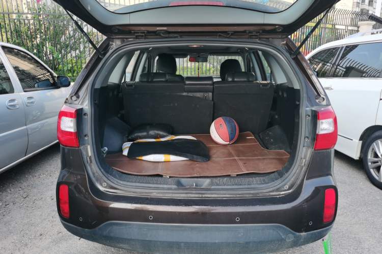Used Kia Sorento 2013 2.2T 5-Seater Diesel Comfort Edition Trunk