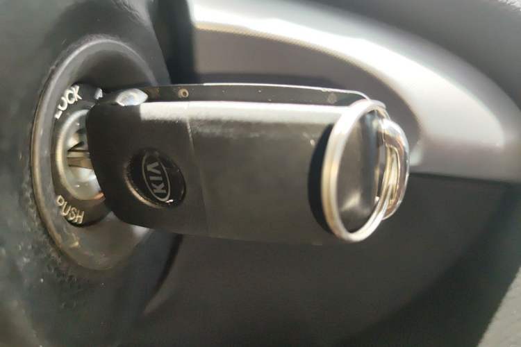 Used Kia Sorento 2013 2.4L 7-Seater Gasoline Comfort Version China IV Standard Vehicle Key