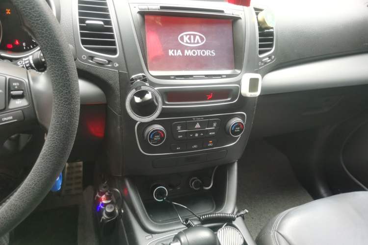 Used Kia Sorento 2013 2.2T 7-seat Diesel Comfort Edition Audio And AC Panel