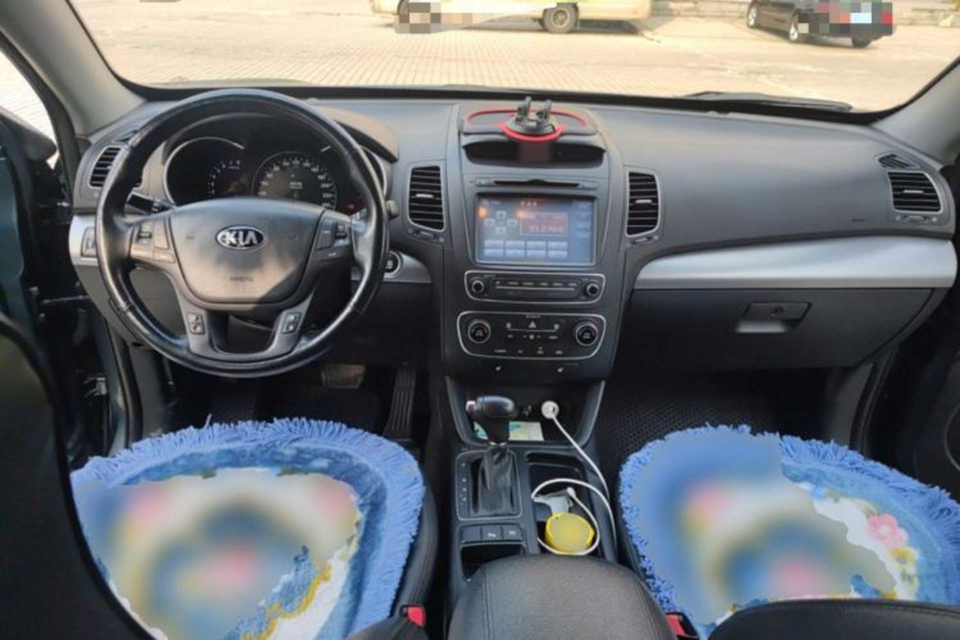 Used Kia Sorento 2013 2.4L 5-Seater Gasoline Luxury Version China IV Standard Center Console