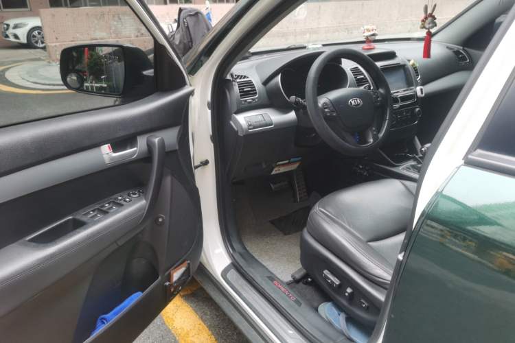Used Kia Sorento 2013 2.2T 7-seat Diesel Comfort Edition Driver Seat
