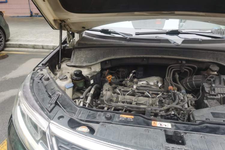 Used Kia Sorento 2013 2.2T 7-seat Diesel Comfort Edition Engine Bay Right