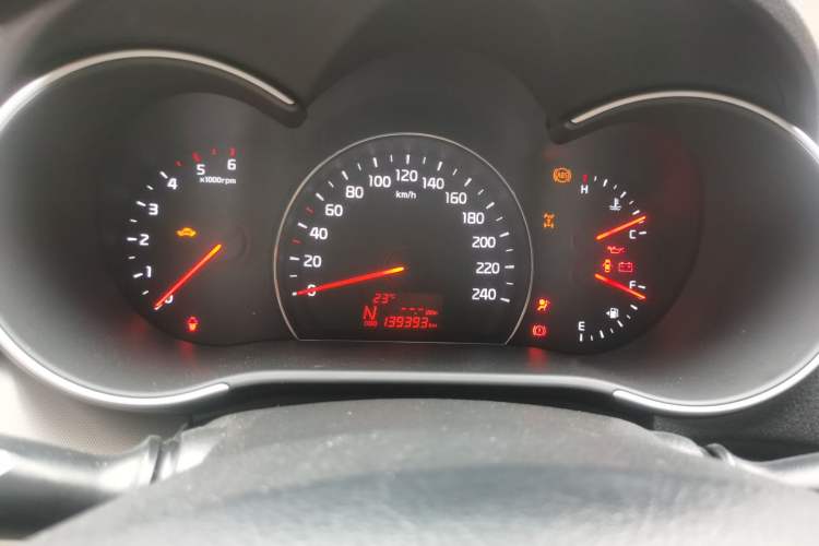 Used Kia Sorento 2013 2.2T 7-seat Diesel Comfort Edition Instrument Cluster