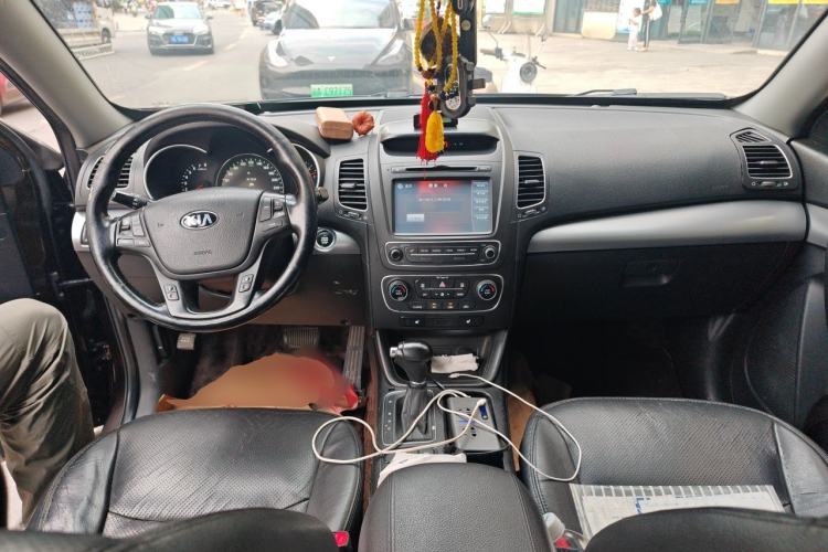 Used Kia Sorento 2013 2.4L 7-Seater Gasoline Luxury Version China IV Standard Center Console