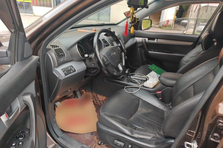 Used Kia Sorento 2013 2.4L 7-Seater Gasoline Luxury Version China IV Standard Driver Seat
