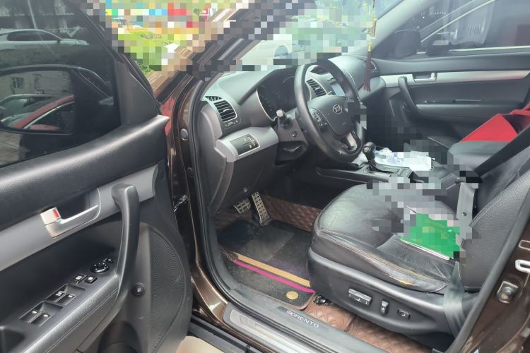 Used Kia Sorento 2013 2.4L 5-Seater Gasoline Supreme Edition Driver Seat