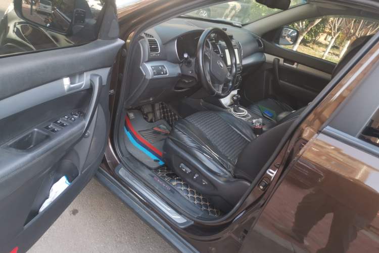 Used Kia Sorento 2013 2.2T 5-Seater Diesel Luxury Edition Driver Seat