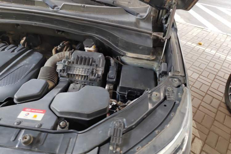 Used Kia Sorento 2013 2.4L 7-Seater Gasoline Luxury Edition China V Standard Engine Bay Left