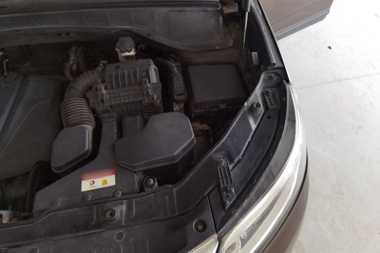 Used Kia Sorento 2013 2.4L 5-Seater Gasoline Comfort Version China IV Standard Engine Bay Left