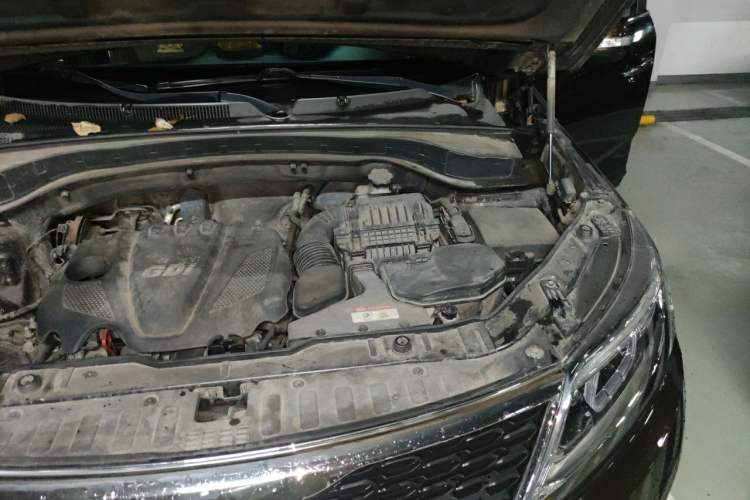 Used Kia Sorento 2013 2.4L 7-Seater Gasoline Comfort Version China IV Standard Engine Bay Left