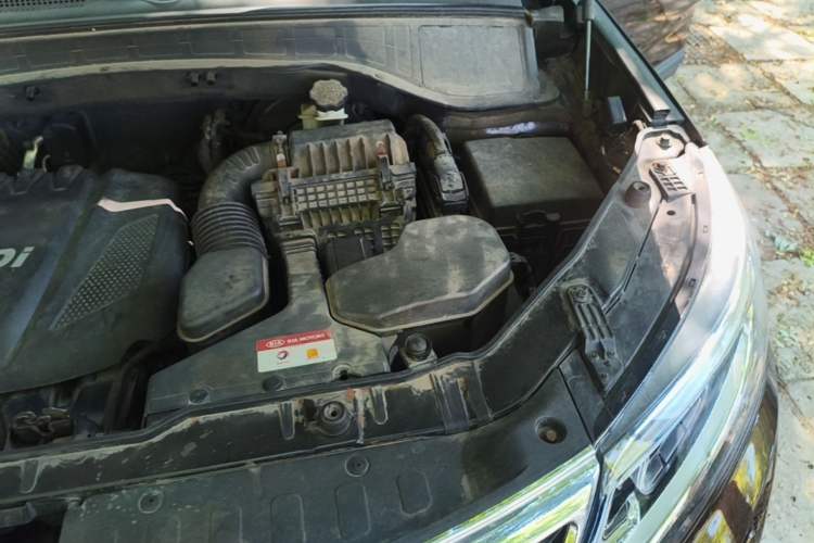 Used Kia Sorento 2013 2.4L 7-Seater Gasoline Supreme Edition China IV Standard Engine Bay Left