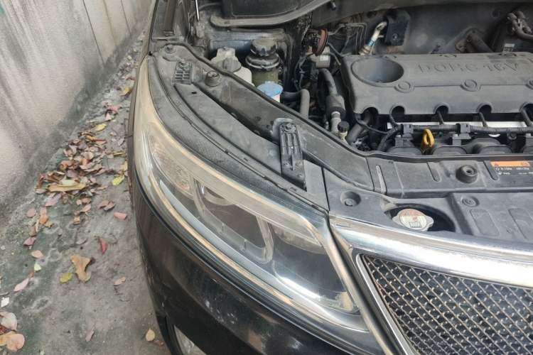 Used Kia Sorento 2013 2.4L 5-Seater Gasoline Comfort Edition Engine Bay Right
