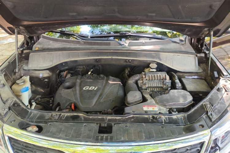 Used Kia Sorento 2013 2.4L 7-Seater Gasoline Supreme Edition China IV Standard Engine Bay