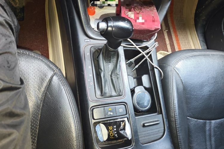 Used Kia Sorento 2013 2.2T 5-Seater Diesel Supreme Edition Gear Lever