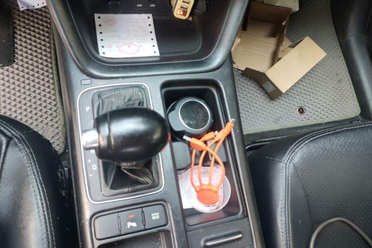 Used Kia Sorento 2013 2.4L 5-Seater Gasoline Comfort Edition Gear Lever