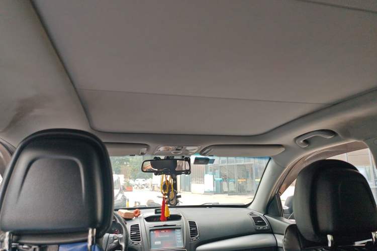 Used Kia Sorento 2013 2.4L 7-Seater Gasoline Luxury Version China IV Standard Headliner
