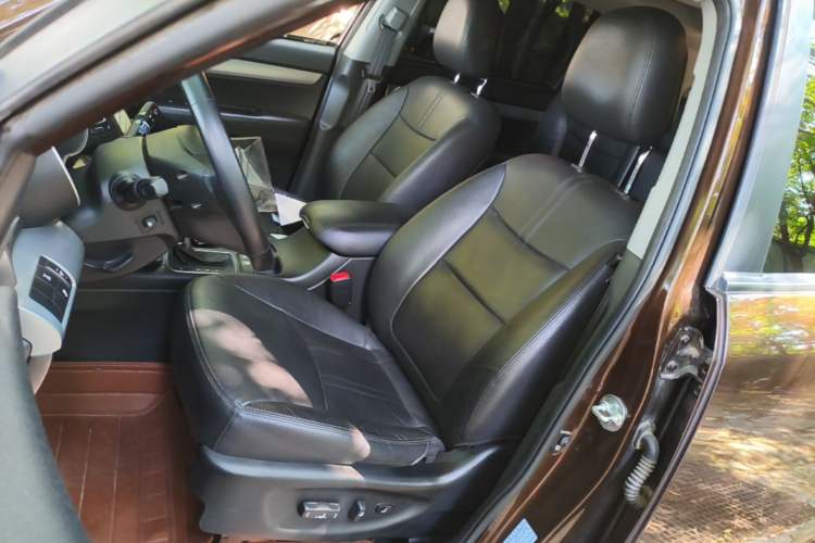 Used Kia Sorento 2013 2.4L 7-Seater Gasoline Supreme Edition China IV Standard Left Front Seat