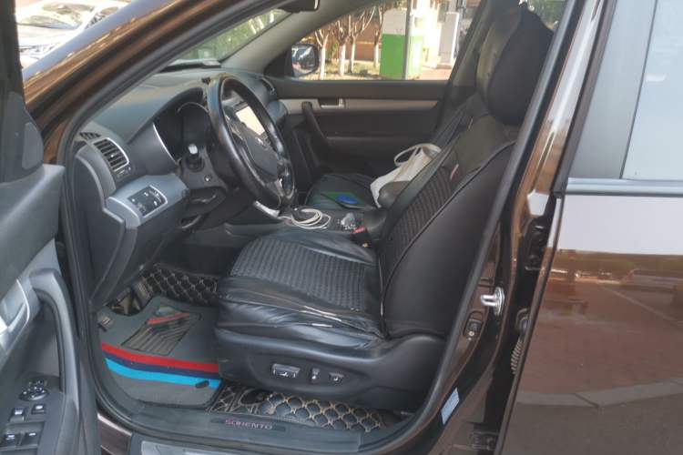 Used Kia Sorento 2013 2.2T 5-Seater Diesel Luxury Edition Left Front Seat