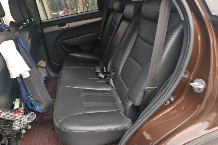 Used Kia Sorento 2013 2.4L 7-Seater Gasoline Luxury Version China IV Standard Left Rear Seat