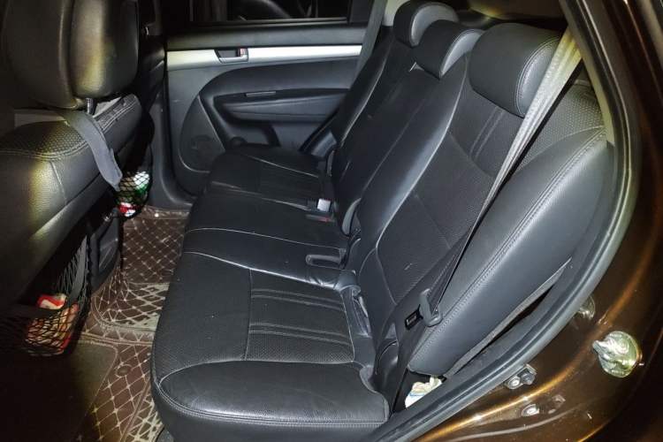 Used Kia Sorento 2013 2.4L 5-seat Gasoline Luxury Edition Left Rear Seat
