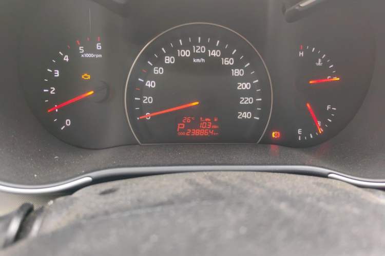 Used Kia Sorento 2013 2.2T 7-seat Diesel Comfort Edition Odometer Close Up