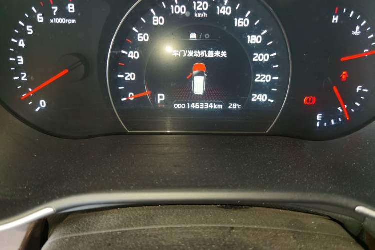 Used Kia Sorento 2013 2.4L 5-Seater Gasoline Comfort Version China IV Standard Odometer Close Up