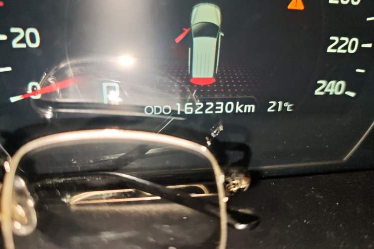 Used Kia Sorento 2013 2.4L 5-seat Gasoline Luxury Edition Odometer Close Up