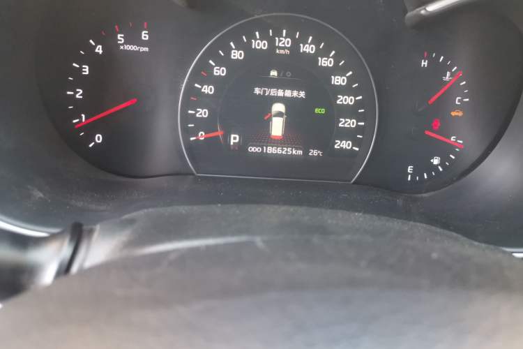 Used Kia Sorento 2013 2.2T 5-Seater Diesel Luxury Edition Odometer Close Up